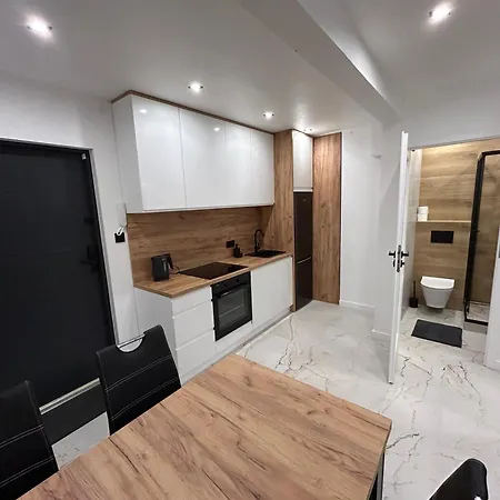 Michael Jackson Next To The 600m With Free Parking *